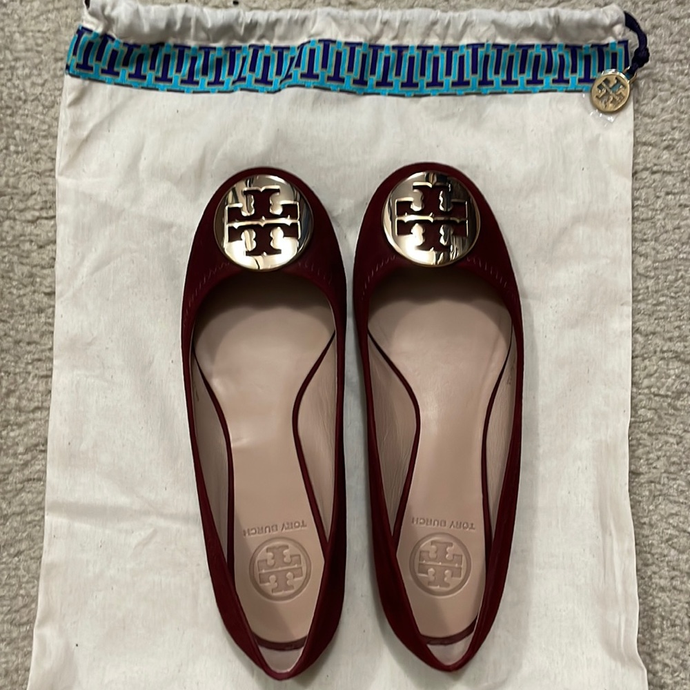 Like New Maroon/Burgundy Tory Burch flats, size 6.5 - Picture 1 of 5